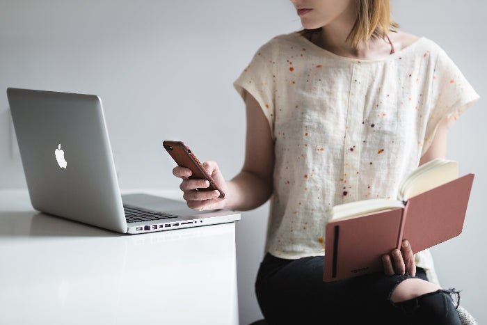 woman-multitasking