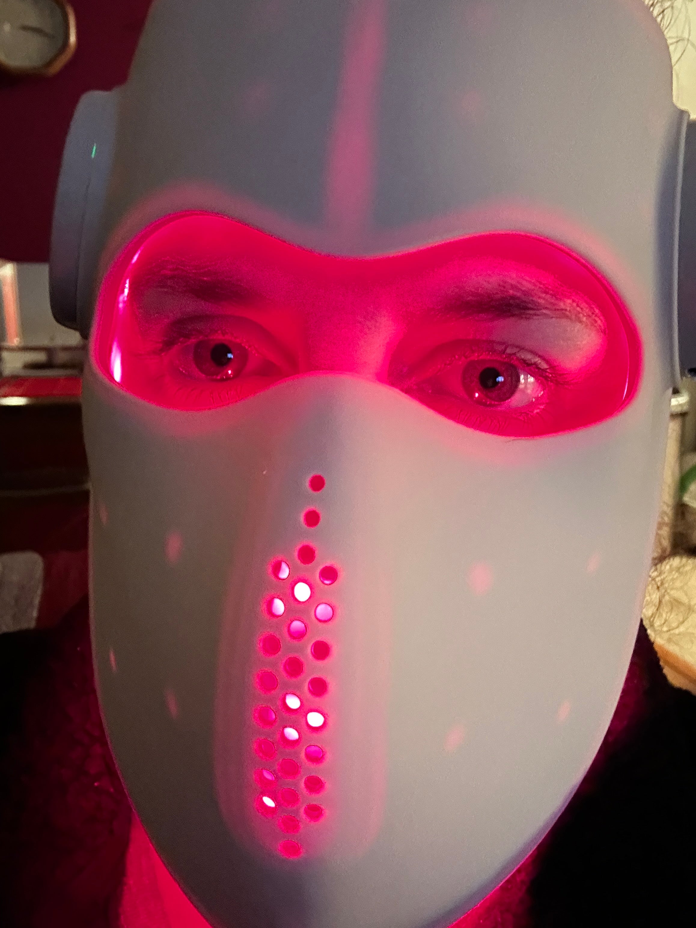 Close-up of a VCSEL Contour Pro Mask in use.